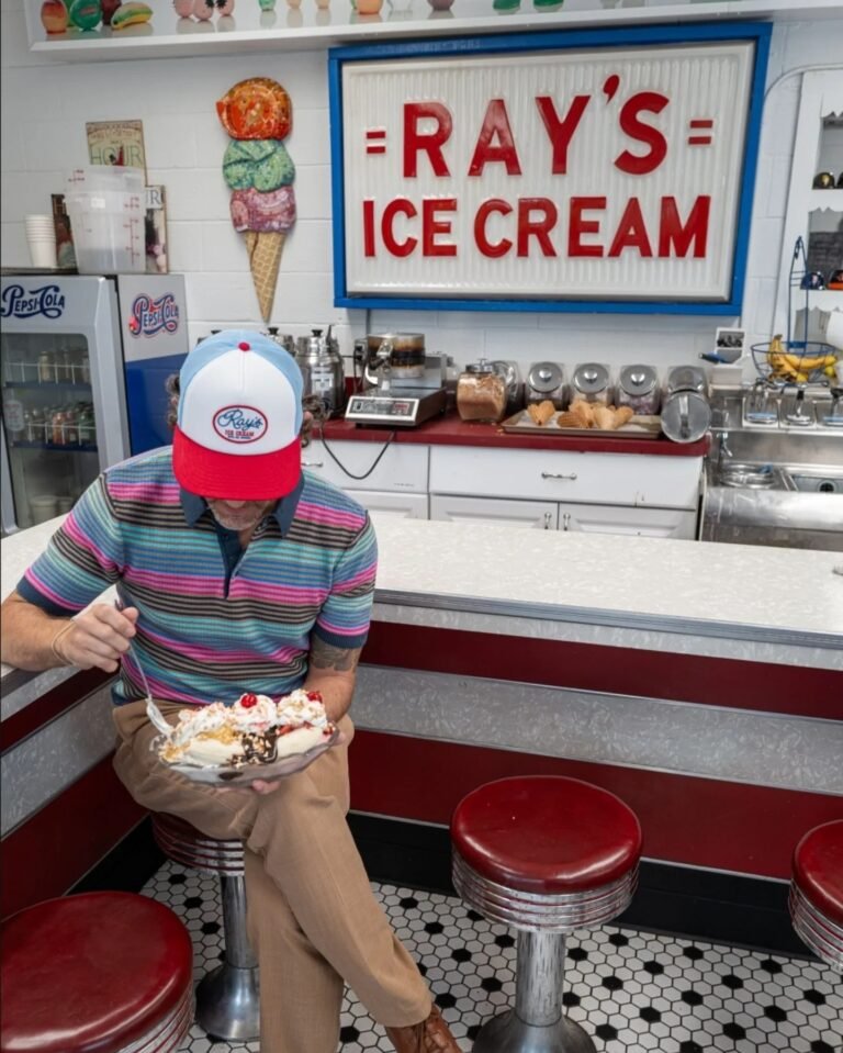 Rays Ice Cream Banana Split 768x959