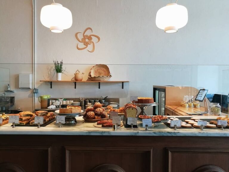 Warda Patisserie Selection 768x576