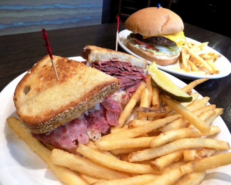 Stella Bar and Restaurant Sandwiches 768x614