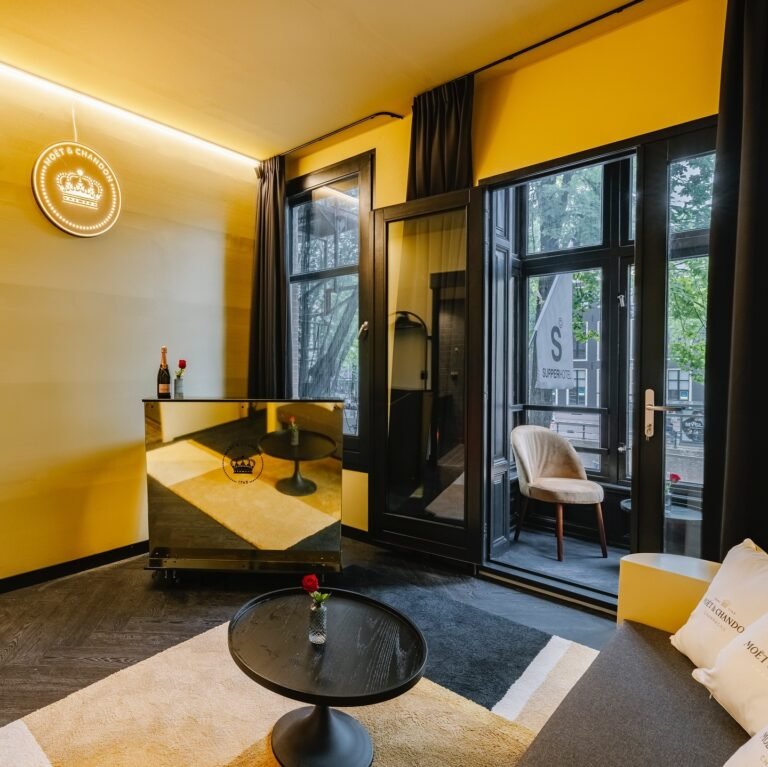 Supper Hotel Room  768x767