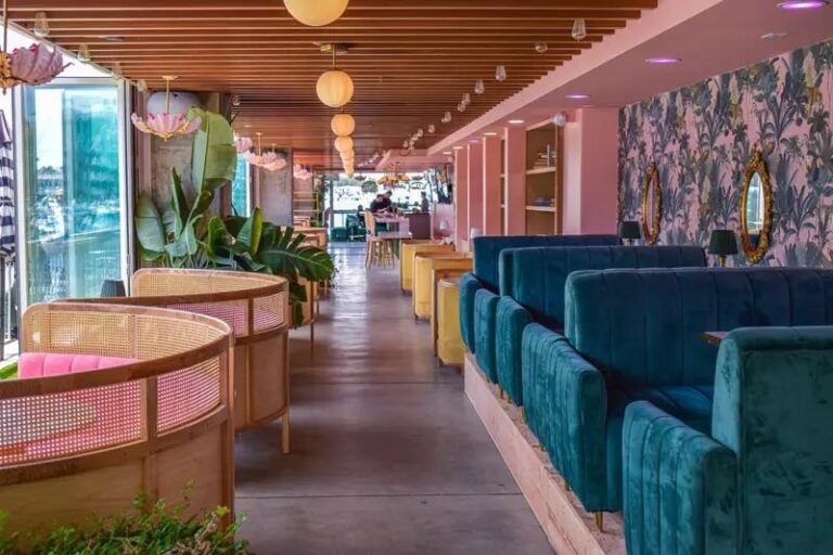 Nigels Waterfront Restaurant Interior 768x512