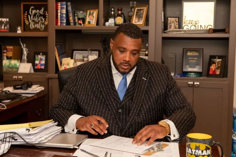 QG2 6265 0730 LathamLawFirm 744h 768x512